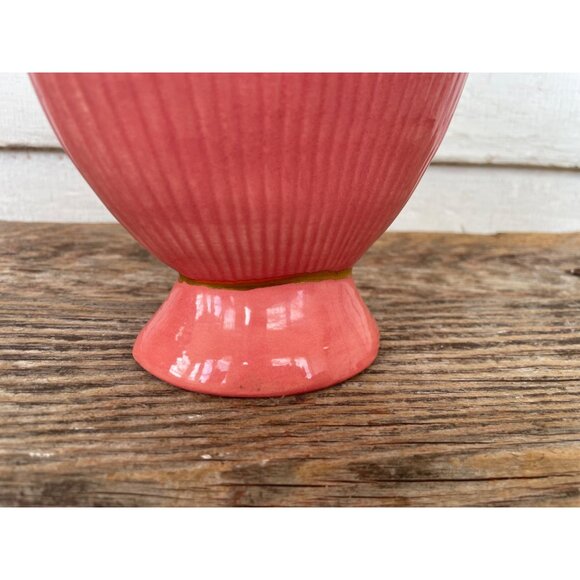 Vintage 1960s Red wing Pottery Fan Vase Strawberry Embellished Retro - Picture 8 of 13